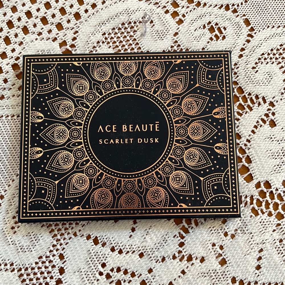 Ace Beaute’ Scarlet Dusk Palette never used